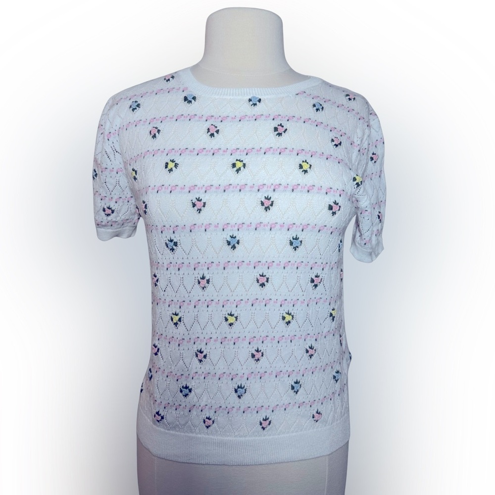 Zara White Knit Blouse with Multicolor Floral Pattern